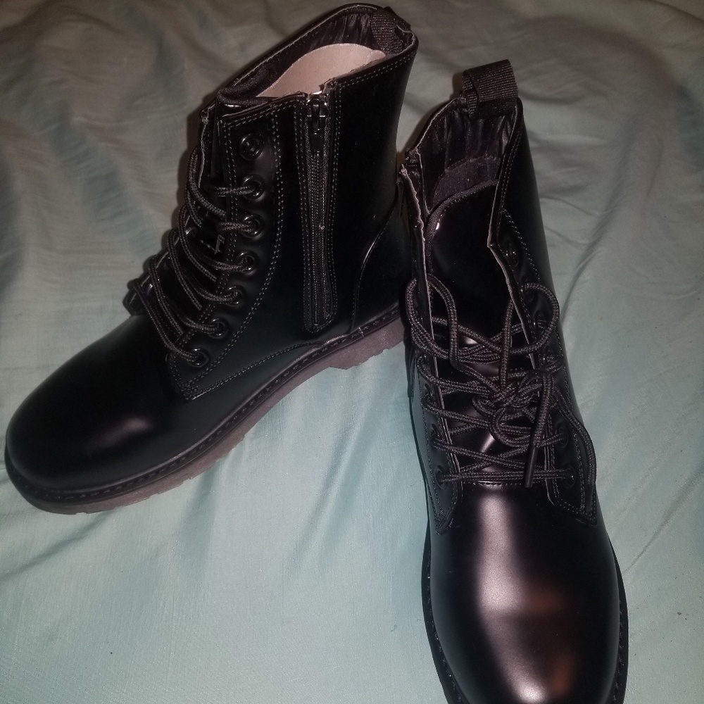Black combat boots size 9